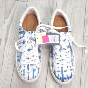 (62-3899) Universal Thread Shoes Sz 9.5